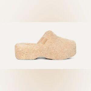 UGG FUZZ Sugar Natural Furry Women’s Clogs Size 6 NEW
